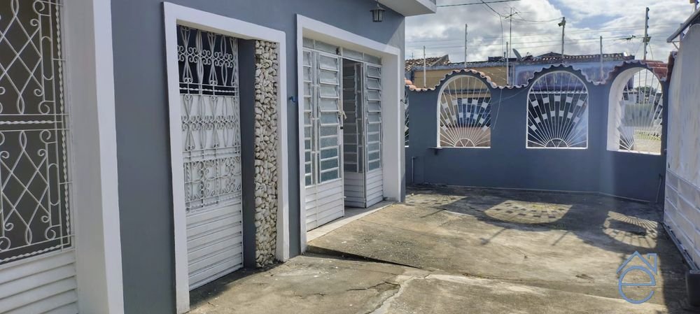 Casa à venda de esquina na Ponta Grossa, 3/4, sala ampla, garagem e DCE, 323m2 - Foto 2