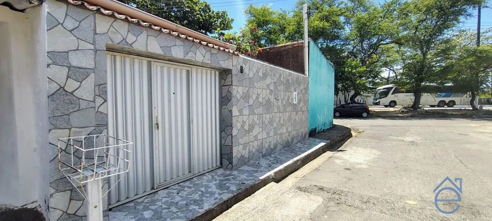 Casa à venda no Vergel do Lago, 2/4 sendo 1 suíte, jardim, 1 vaga, 137m2 - Foto 2